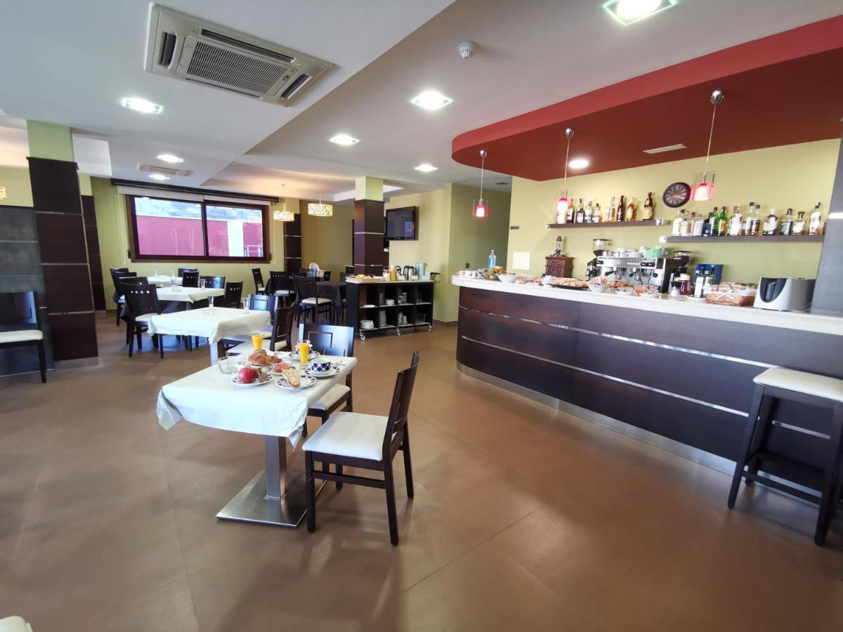 Hotel A Bota Санксенсо Екстериор снимка
